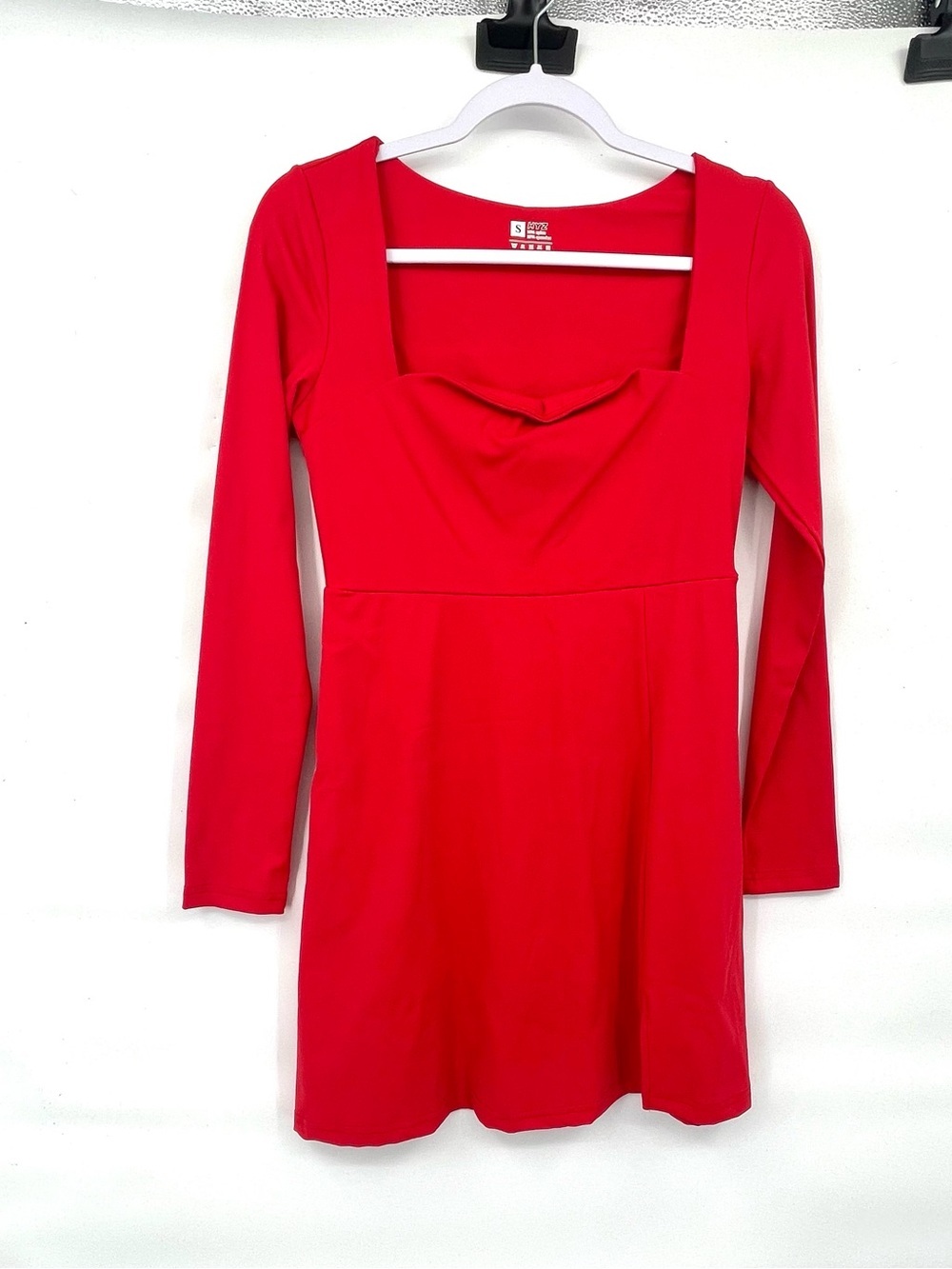 HYZ NWOT red long sleeve athletic smoothing sport dress